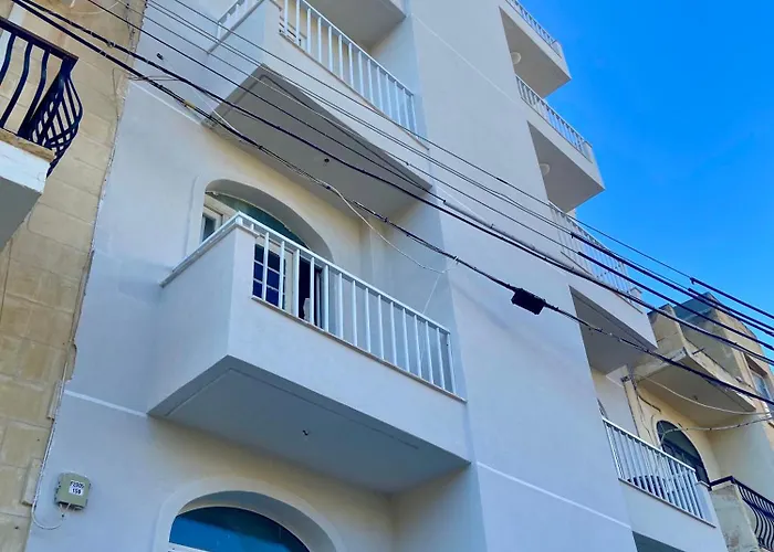 Penelope Apartments, 14 Apartment