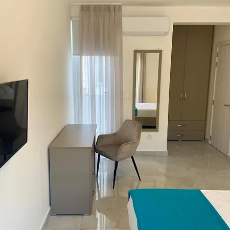 Penelope Apartments, 14 アパート *